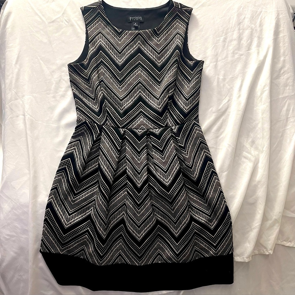 Enfocus Studio Chevron Geometric Fit & Flare Dress Black & White 4
